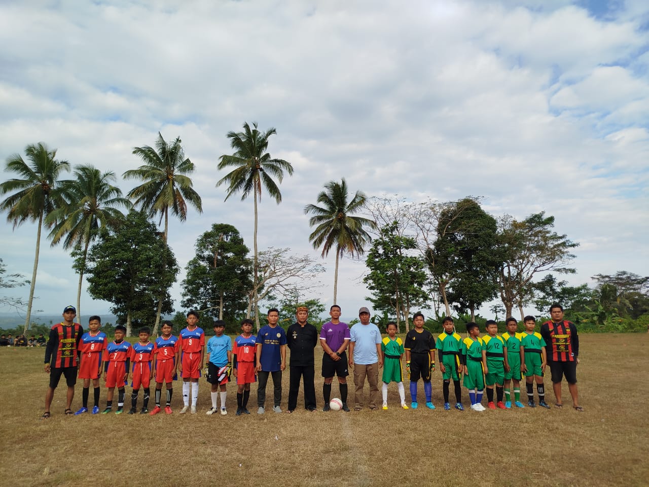 Tournament sepak bola anak tin...